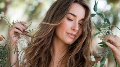 Des solutions naturelles et efficaces pour des cheveux de rêve au quotidien